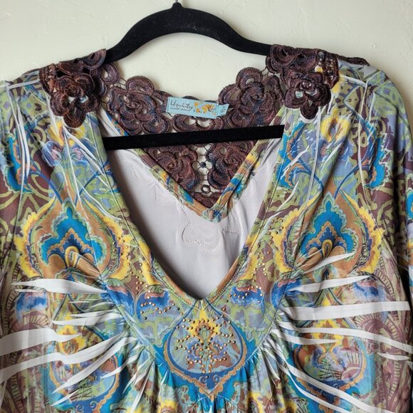 Unity World Wear Bohemian V-neck Tunic - Picture 6 of 9